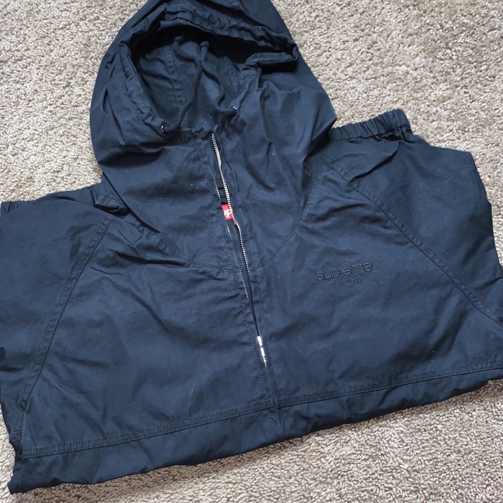 Supreme hooded raglan